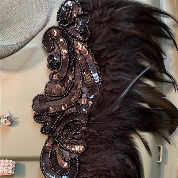 Elegant Feather and Rhinestone Accessory Set - Picture 3 of 8